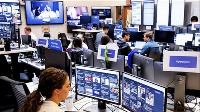 خسرت 550 مليار دولار في 5 أيام.. ارتفاع التكاليف وتضخم المخزونات يثير الرعب بين شركات التجزئة الأمريكية