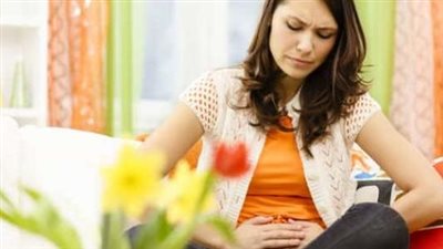 أسباب الإمساك عند النساء وعلاجه.. الحمل والولادة محفزات على الإصابة