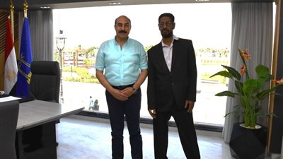 محافظ أسوان يستجيب لاستغاثة مواطن من ذوي الهمم ويوجه بتقديم التسهيلات والرعاية الكاملة