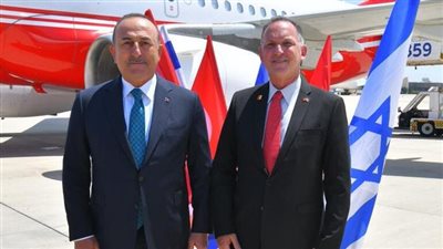 وزير الخارجية التركي يصل إسرائيل في أول زيارة منذ 15 عامًا 