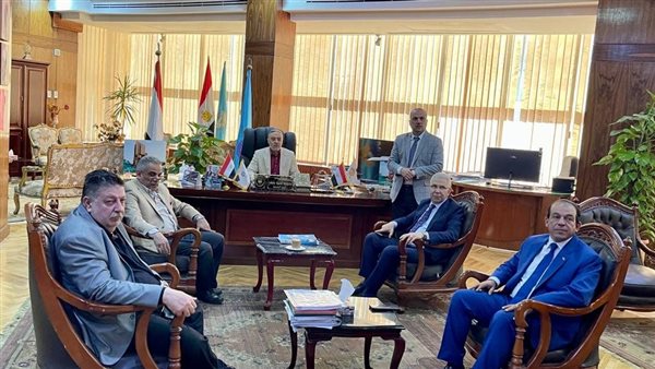 رئيس جامعة طنطا يتابع