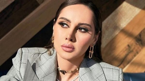 الفنانة ياسمين رئيس