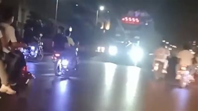 بعد تداول مقطع فيديو.. ضبط سائق سيارة نقل للسير عكس الاتجاه بطريق صلاح سالم| فيديو