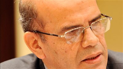 أستاذ علوم سياسية: الأزمات الكبرى تفضى إلى حروب عالمية عنيفة