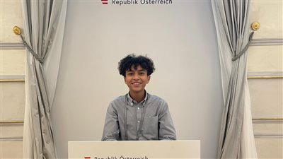 بعد اختياره عضوًا ببرلمان الشباب النمساوي.. من هو الطفل المصري ميسرة مقلد سفير مبادرة اتكلم عربي؟