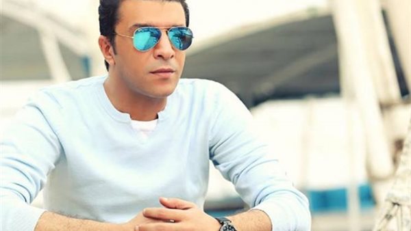 الفنان مصطفى كامل