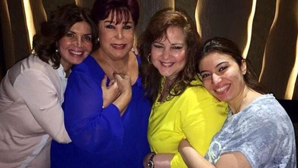 غادة رجب مع دلال