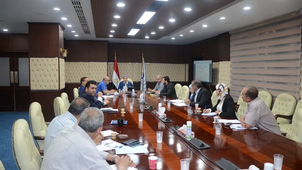 اجتماع مسئولو الإسكان