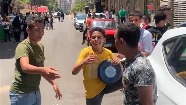 طلاب الشهادة الإعدادية