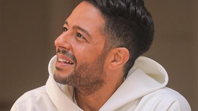 الجمهور يردد كلمات أحلى حاجة فيكي في حفل محمد حماقي بجدة | فيديو