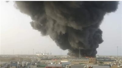 حريق ضخم في ميناء سواكن السوداني | فيديو