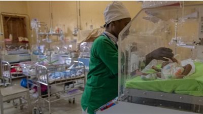 مصرع 11 رضيعًا في حريق بمستشفى بالسنغال