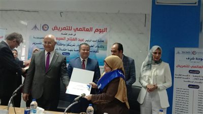 رئيس جامعة بنها يشهد احتفالات الجامعة باليوم العالمي للتمريض ويكرم المتميزين