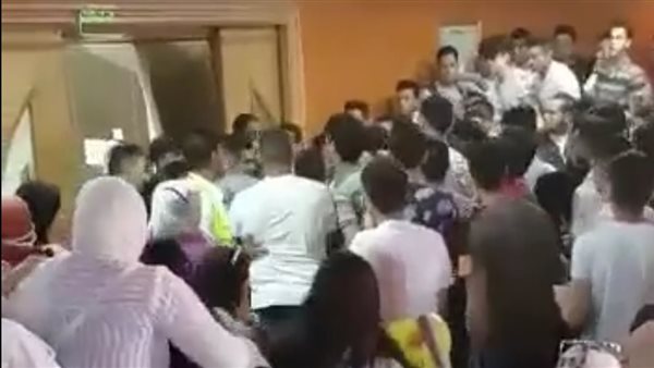 الاعتداء علي الطلاب