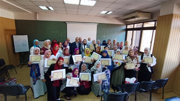 مسابقة المعلمة الفعالة