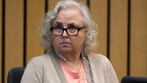 كاتبة مقال كيف تقتلين