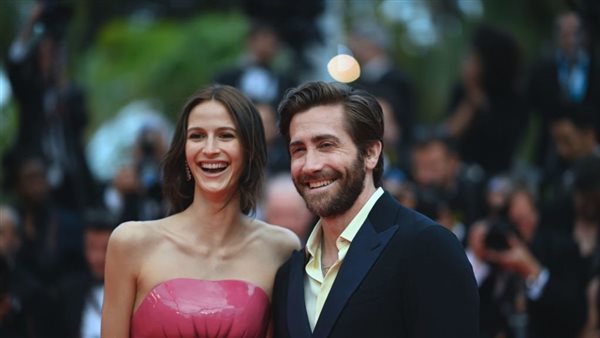 جيك جيلنهال رفقة