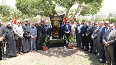 قيادات الأزهر يفتتحون مسجد وحديقة الشهداء بالجامعة| صور