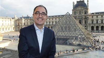 مسؤول يكشف تفاصيل جديدة بعد اتهام رئيس متحف اللوفر السابق بتهريب آثار مصرية | خاص 