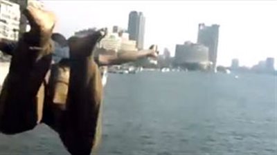 لكثرة التعدي عليها.. امرأة تلقي بنفسها في نهر النيل وزوجها يلحق بها والأمن ينقذهما