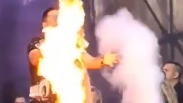 لحظة اشتعال النيران