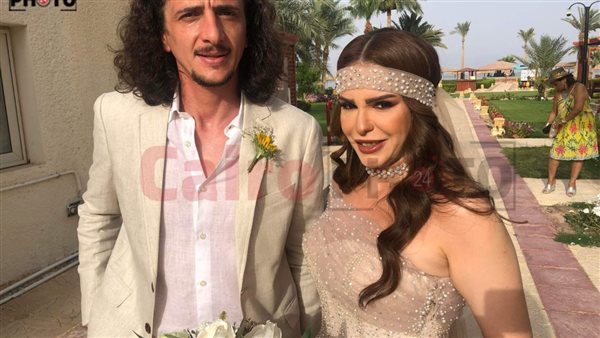 دنيا عبد العزيز