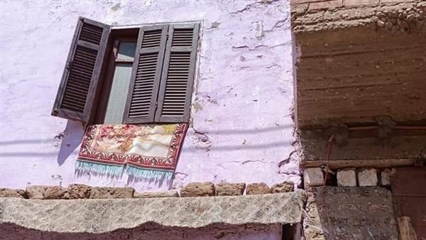 جانب من المنزل المنهار