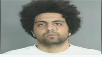 كرم جبر عن أزمة نجل وزيرة الهجرة: تواجه محنة شديدة وكان الله في عونها