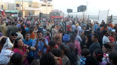 بعد توقف عامين.. المنيا تحتفل بمولد السيدة العذراء بجبل الطير الأثري | صور