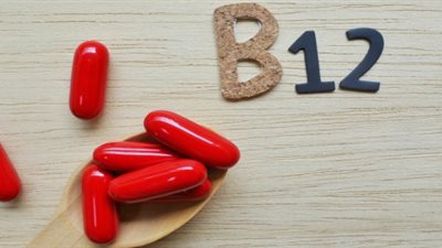 الرنح المخيخي أبرزها.. مخاطر جسيمة لنقص فيتامين ب 12 على صحتك