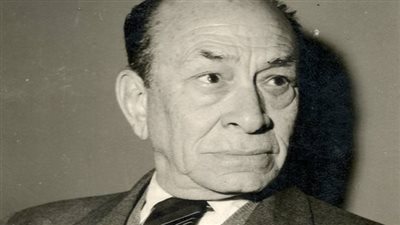 البطاطس أوقعته في الحب.. سطور من حياة شيخ المسرح زكي طليمات