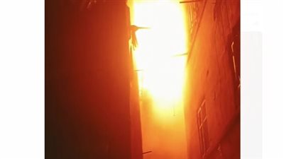 تفحم طفلين في حريق داخل شقة بـ شبرا الخيمة | بث مباشر 