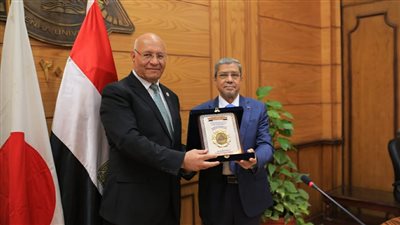 جامعة بنها تكرم رئيس مجموعة العربي لحصوله على وسام الشمس المشرقة من اليابان
