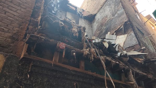 منزل العجوزة المنهار