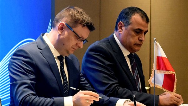 التوقيع على بروتوكول