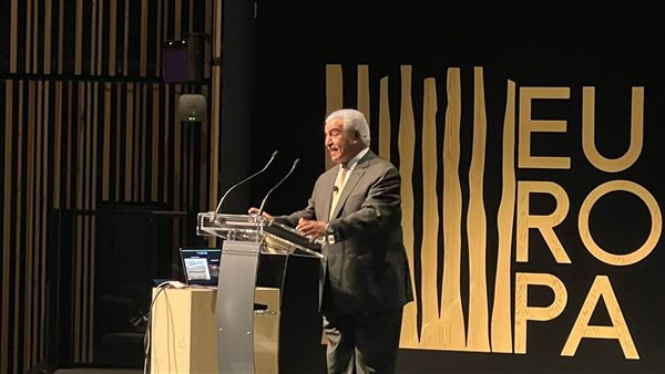 الدكتور زاهي حواس