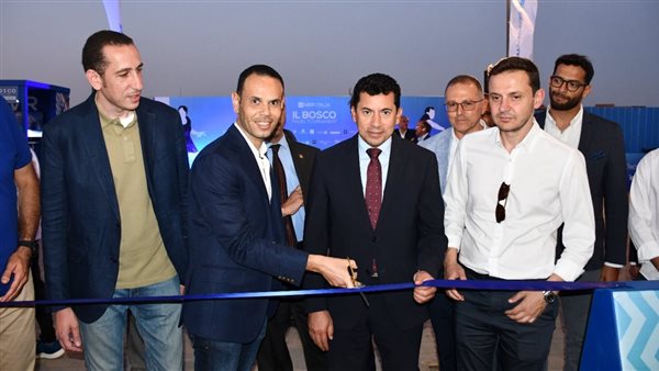 وزير الرياضة يفتتح