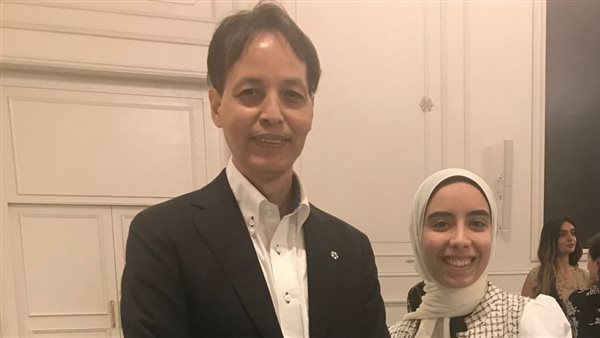 حسين الزناتي مع محررة