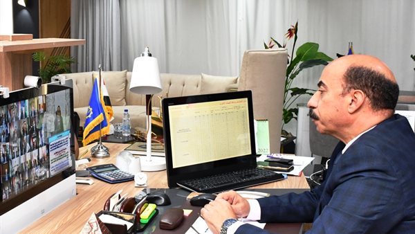 محافظ أسوان