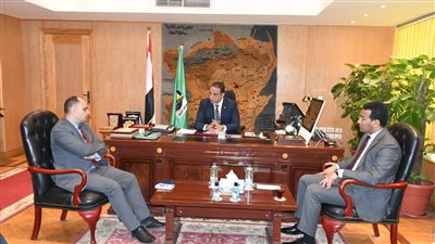 محافظ الفيوم يؤكد أهمية إعادة هيكلة آليات التعامل بالمحميات الطبيعية ووضع رؤية مستقبلية