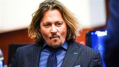 بعد فوزه بالقضية.. جوني ديب يحتفل في إحدى الحانات بـ نيوكاسل ويتناول وجبة بـ 14 أسترليني