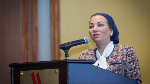 وزيرة البيئة 