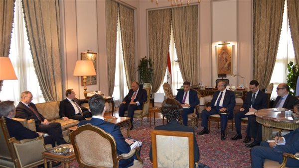 شكري يستقبل مع مفوض