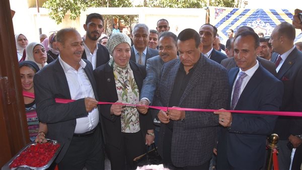 محافظ البحيرة يفتتح