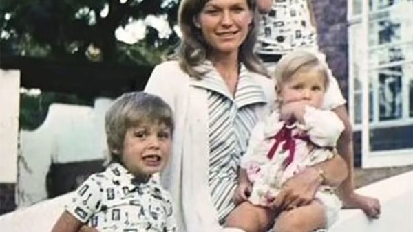 إيلون ماسك ووالدته