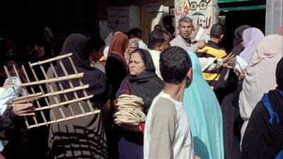  هل تعود طوابير العيش مجددًا؟.. تفاصيل النظام الجديد لصرف الخبز المدّعم 