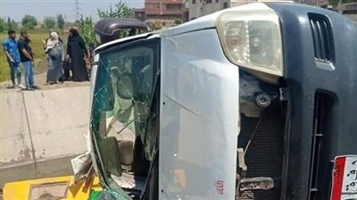 مصرع وإصابة 3 أشخاص في حادث انقلاب سيارة بصحراوي البحيرة