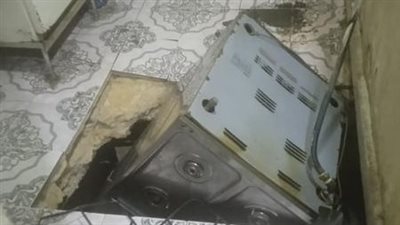 إخلاء عقار سكني بالوراق بعد انهيار بسقف مطبخ أحد الطوابق.. وإصابة سيدتين 