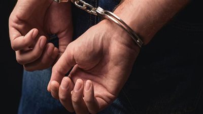 ضبط 200 شريط أقراص مخدرة و15 لفافة حشيش بحوزة مسجلين خطر بالهرم