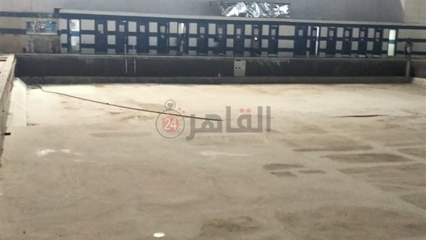 إزالة لافتة مجمع